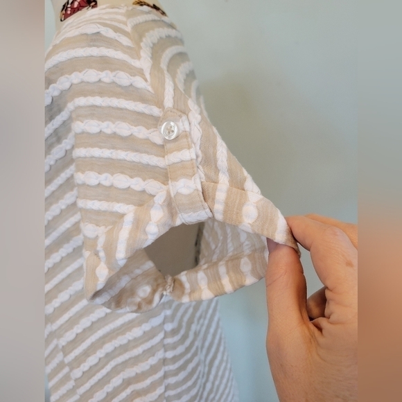 𝅺emma JAMES tan and white striped short sleeve top size Large - Picture 4 of 7